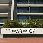 Modern One Bedroom In The Warwick